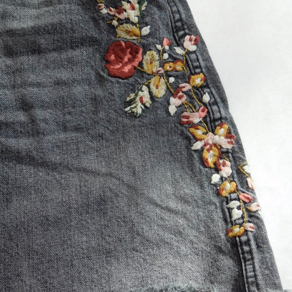 Abercrombie & Fitch Embroidered Denim Mini Skirt Black Distressed Floral Size 25